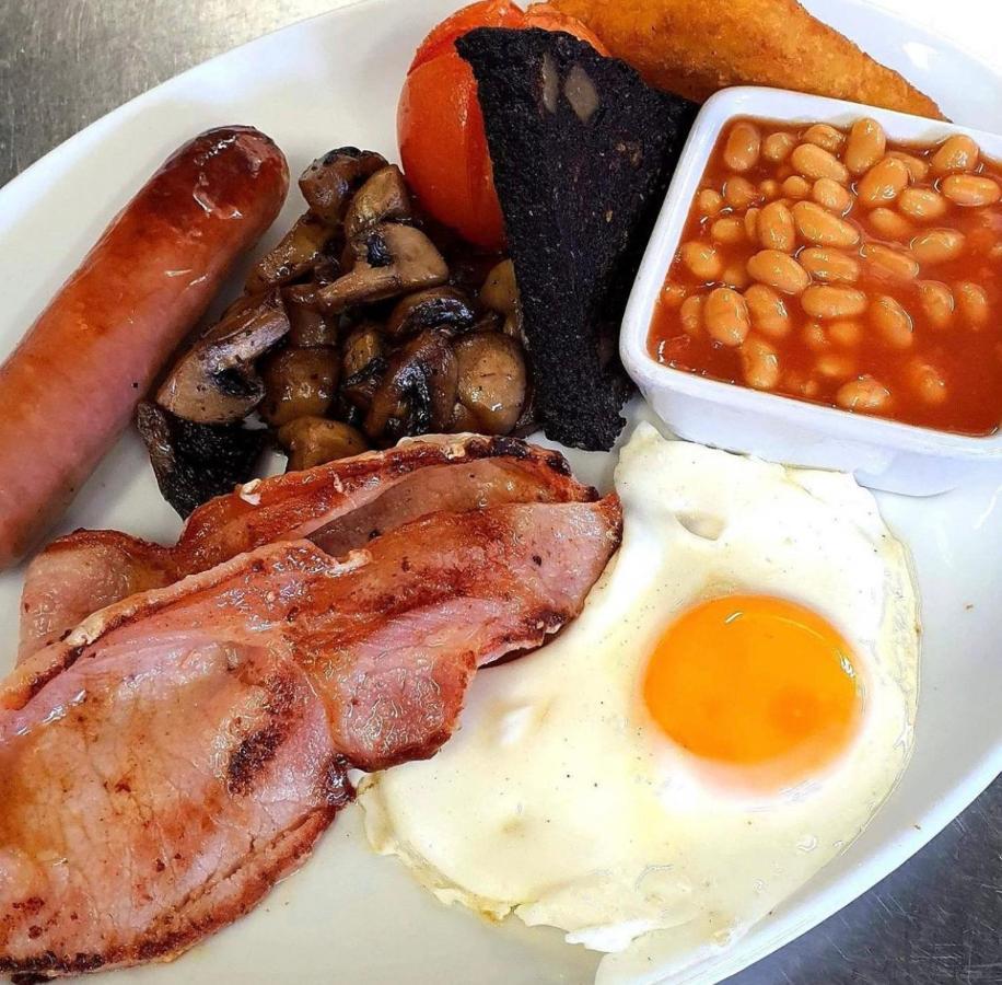The Fylingdales Inn روبن هودز باي المظهر الخارجي الصورة