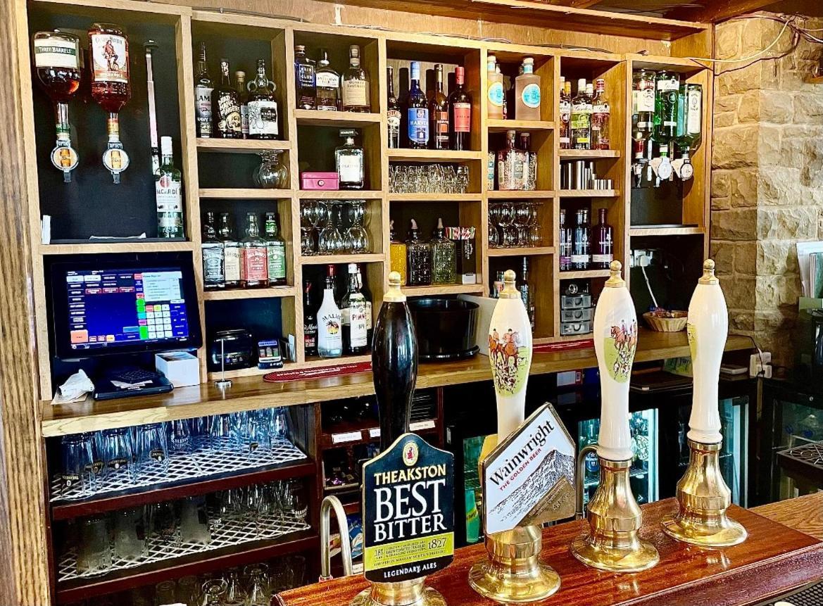The Fylingdales Inn روبن هودز باي المظهر الخارجي الصورة